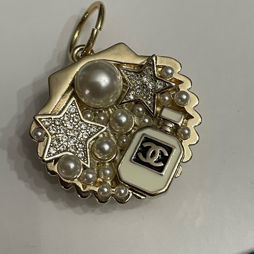 Gold CC gold and Silver sea shell Pendant Necklace